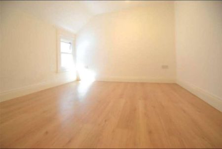 High Street, Staines-upon-thames, Surrey, TW18 - Photo 2