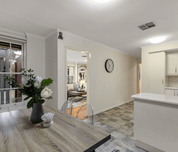 Freshly painted 3 Bedroom and 1 Bathroom House for Rent in Fullarton - Photo 2