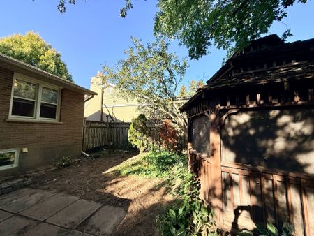 For Lease - 4070 Lorraine Crescent, Burlington, Ontario - Photo 3