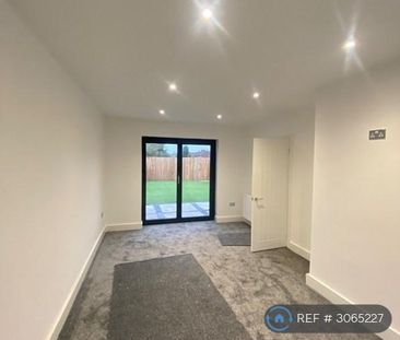4 bedroom terraced house to rent - Photo 1