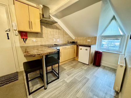 Studio to rent - Photo 2