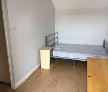 Room in a Shared House, Exeter Road, NG7 - Photo 3