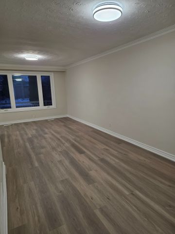 For Lease - 49 Elmvale Crescent, Toronto, Ontario - Photo 2