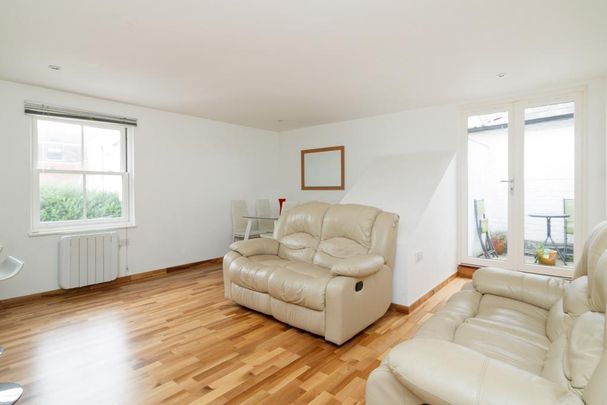 2 bedroom townhouse to rent - Photo 1