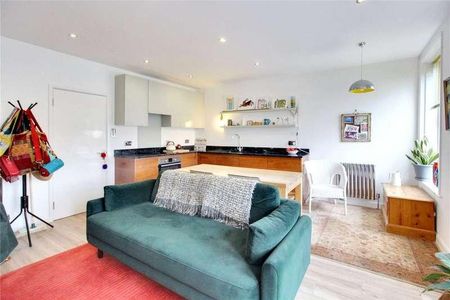 High Street, Southwold, Suffolk, IP18 - Photo 2