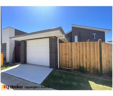 FONZI FLAT | MOVE RIGHT IN - Photo 2