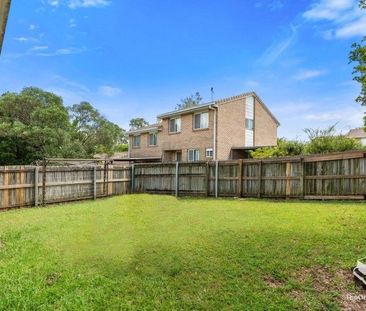 TWO BEDROOMS TOWNHOUSE WITH VINLY FLOOR AND AIR CONDITION - Photo 4