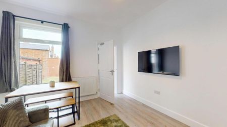 4 bedroom house to rent - Photo 3