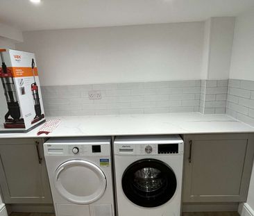 Modern Spacious Studio Rooms Fully Furnished Bills Included - Photo 3