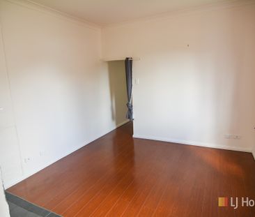 WELL PRESENTED 2 BEDROOM COTTAGE - Photo 4