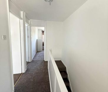 1 bedroom in a flat share to rent - Photo 1