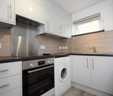 1 bed First Floor Flat for rent - Photo 4