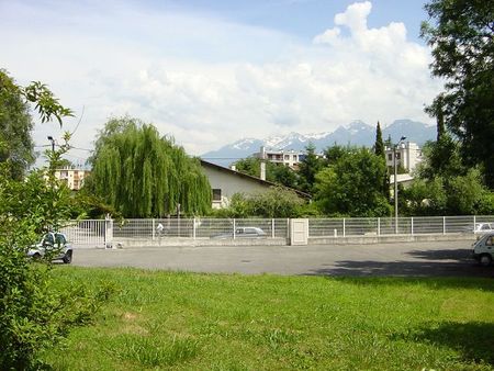 Location Appartement 1 pièce 19m² ST MARTIN D HERES 38400 - Photo 2