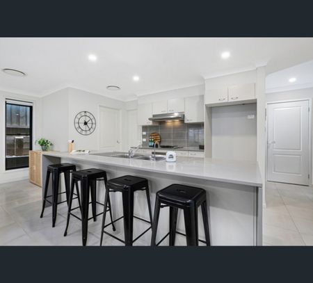 15 Kinloch Street, Gledswood Hills, NSW 2557 - Photo 2