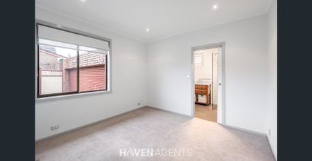 Modern Comfort & Lifestyle Convenience in a Prime Carnegie Position II WATER USAGE INCLUDED! - Photo 5