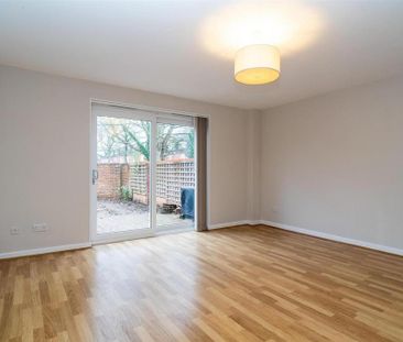 3 bedroom end of terrace house to rent - Photo 1