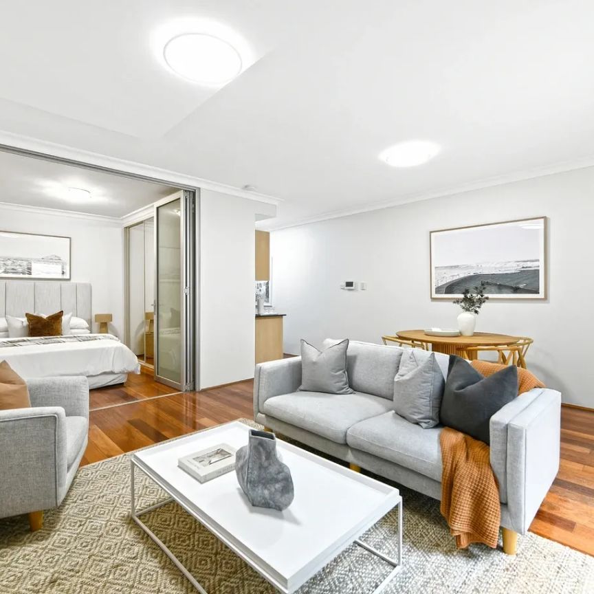 One Bedroom Entertainer's Haven with Massive Dual Level Courtyard - Photo 1