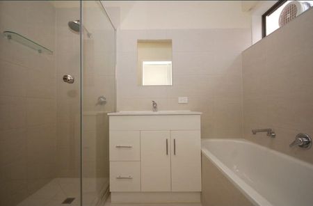 Central & Spacious! - Photo 5