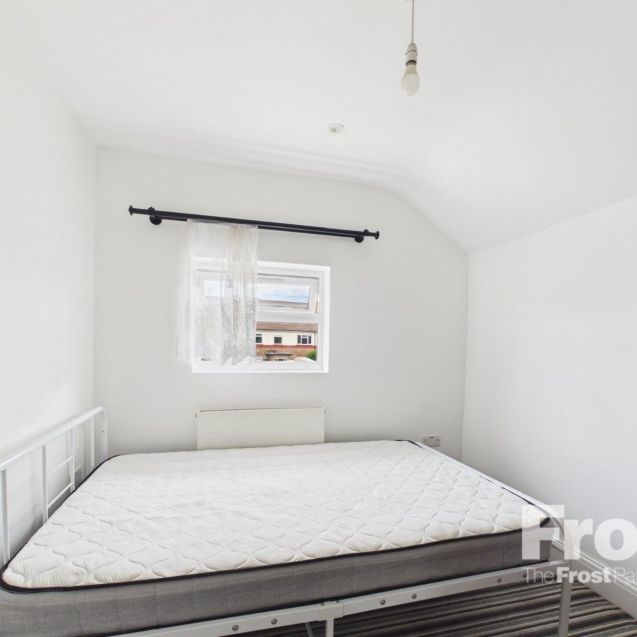 Staines Road, Feltham,TW14 - Photo 1