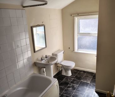 2 Bed Terraced House, Wollaton Road, NG9 - Photo 6