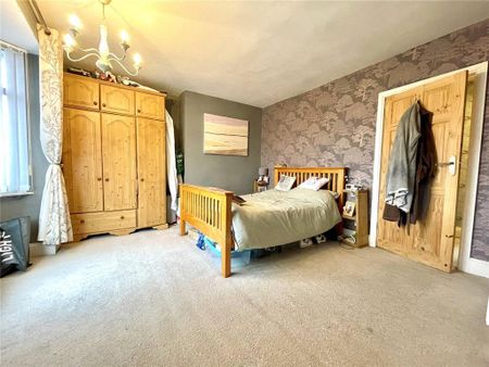 4 bedroom semi-detached house to rent - Photo 5