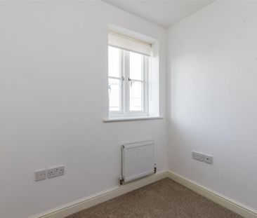 4 bedroom semi-detached house to rent - Photo 2