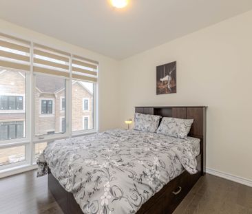 For Lease - 89 Halldorson Avenue, Aurora, Ontario - Photo 1