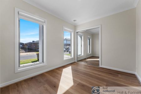 5 Mohawk Street, Wyndham Vale - Photo 2