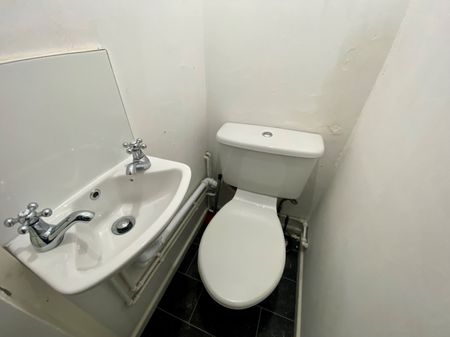 None, None - Photo 4
