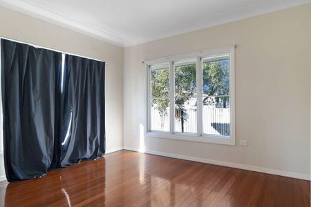 3 BEDROOM CHARACTER HOME IN CAMBOOYA - Photo 3