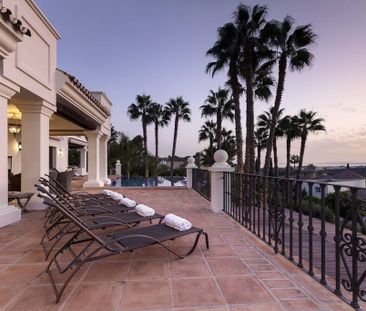 Luxury Villa for rent in Estepona, Andalusia - Photo 3