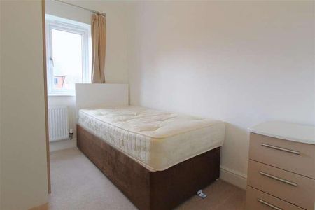 Jubilee Way, Bishops Tachbrook, Leamington Spa, CV33 - Photo 4
