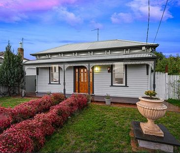 FABULOUSLY RENOVATED PERIOD HOME CLOSE TO TOWN - Photo 1