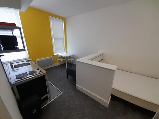 Studio to rent - Photo 1