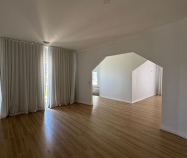 Beautifully Updated Four Bedroom - Photo 6