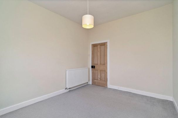 5 bedroom detached house to rent - Photo 1