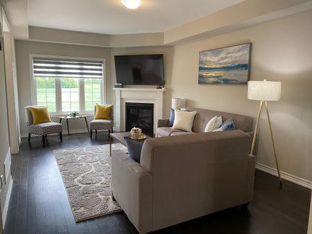 For Lease - 218 Prescott Drive, Clearview, Ontario - Photo 2