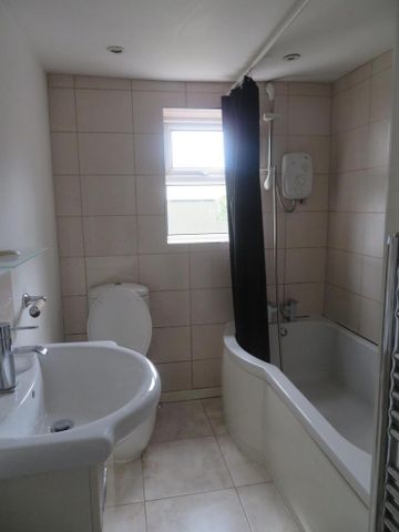 2 bedroom terraced house to rent - Photo 3