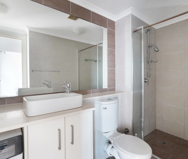 Stylish One-Bedroom Apartment in the Heart of Darwin City - Photo 6