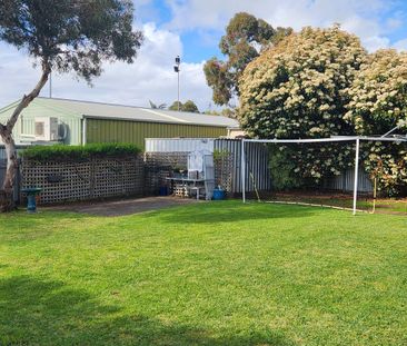Comfortable Family Home in a Quiet Location - Photo 6