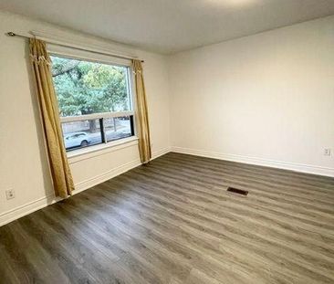 606 Coxwell Avenue apartment — Toronto, ON (3-Bedroom) - 3 Bedroom - Photo 4