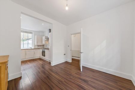 3 bedroom detached house to rent - Photo 2