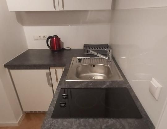 Kleines teilmöbliertes Apartment Nähe München Wettersteinplatz - Photo 1