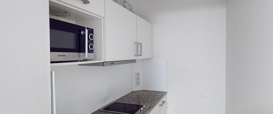 Möbliertes WG-Zimmer in zentraler Lage für Studenten und Azubis - Photo 1