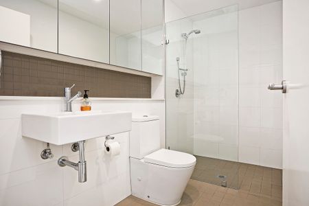 Well presented sunlite apartment with city views - Photo 2