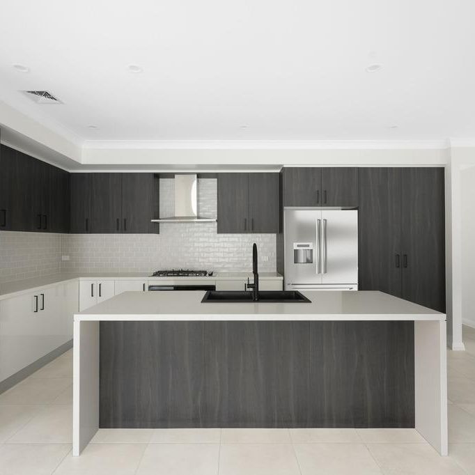 33 Cohen St, Gledswood Hills NSW 2557 - House For Rent | Domain - Photo 1