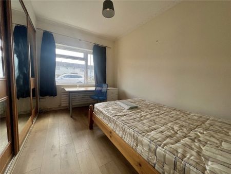 Columbia Road, Bournemouth, BH10 - Photo 2