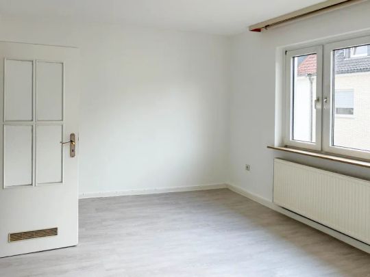 Singlewohnung in zentraler Lage: Renovierte 2-Zimmer Mietwohnung in Wuppertal-Langerfeld! - Photo 1