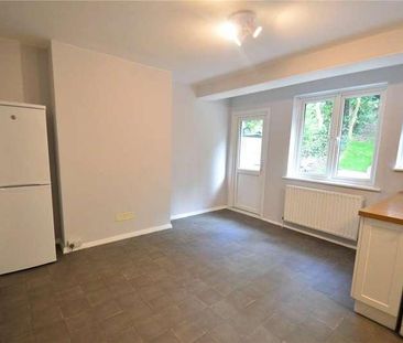 Lower Road, Kenley, CR8 - Photo 6