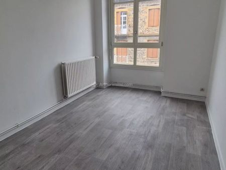 Location Appartement 4 pièces 97 m2 à Saint-Forgeux - Photo 2